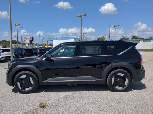 2026 Kia EV9 Light Short Range