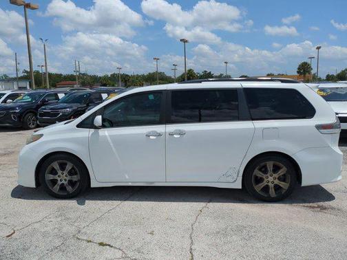 2013 Toyota Sienna SE