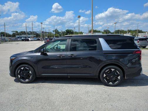 2025 Kia Carnival EX