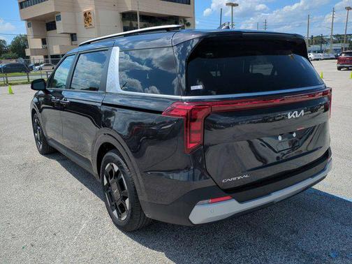 2025 Kia Carnival EX