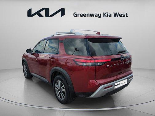 2022 Nissan Pathfinder SL 2WD