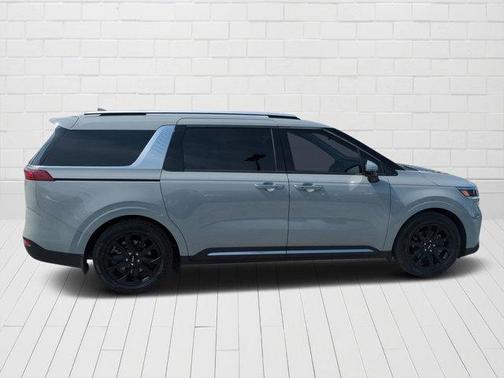 2024 Kia Carnival SX