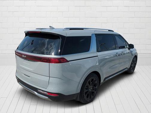 2024 Kia Carnival SX