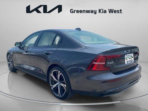 2024 Volvo S60 B5 Plus Dark Theme