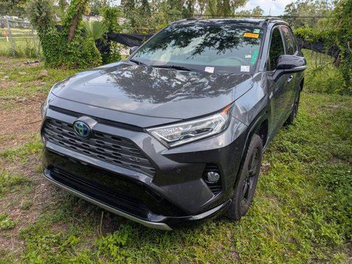 2020 Toyota RAV4 Hybrid SE