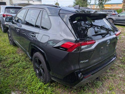 2020 Toyota RAV4 Hybrid SE
