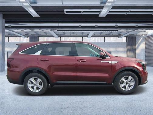 2025 Kia Sorento LX