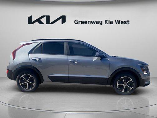 2025 Kia Niro SX