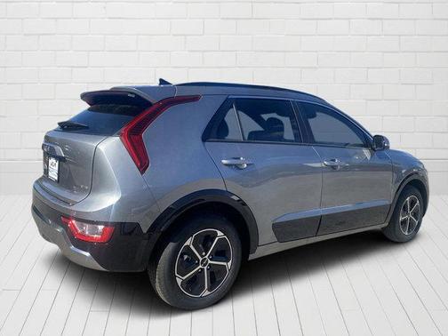 2025 Kia Niro SX