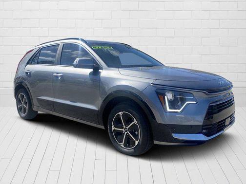 2025 Kia Niro SX
