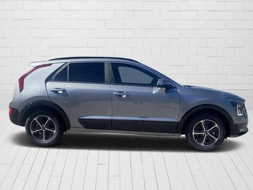 2025 Kia Niro SX