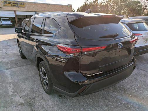 2023 Toyota Highlander Hybrid XLE