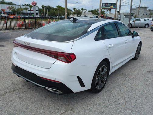 2022 Kia K5 EX