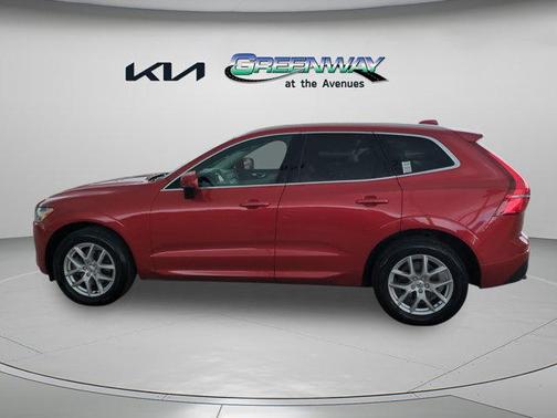 2020 Volvo XC60 T5 Momentum