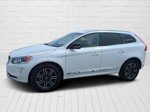 2017 Volvo XC60 T5 Dynamic