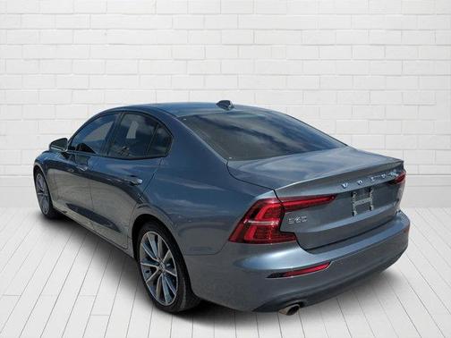 2020 Volvo S60 T6 Momentum