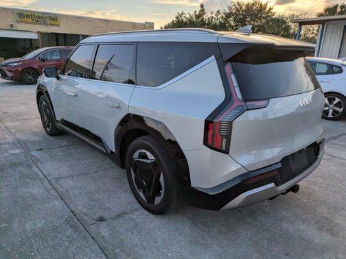 2024 Kia EV9 Land