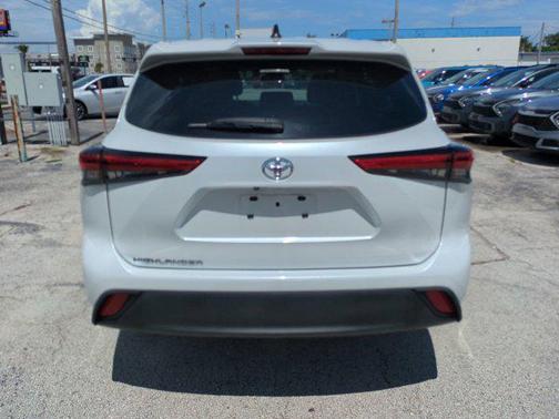 2022 Toyota Highlander L
