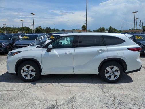 2022 Toyota Highlander L