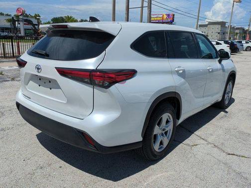 2022 Toyota Highlander L
