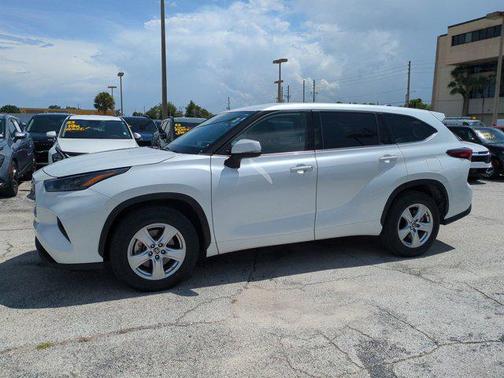 2022 Toyota Highlander L