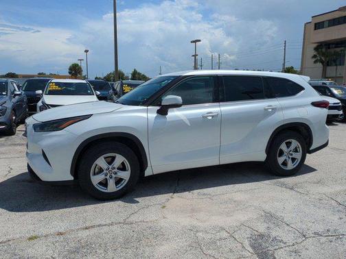 2022 Toyota Highlander L