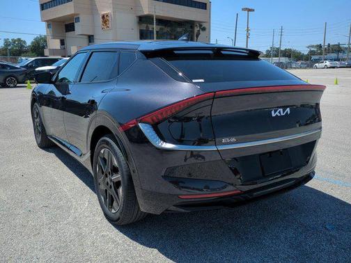 2025 Kia EV6 Wind