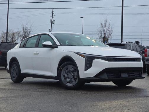 2025 Kia K4 LX