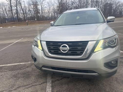 2019 Nissan Pathfinder SL