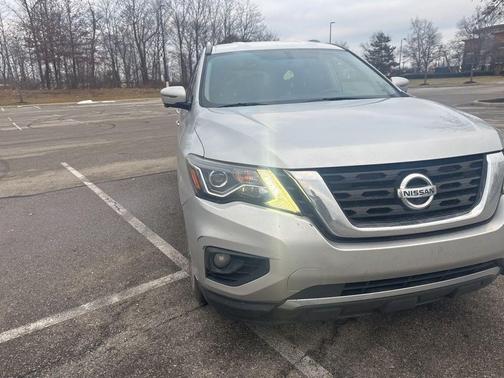 2019 Nissan Pathfinder SL