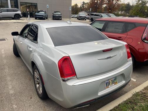 2019 Chrysler 300 Touring