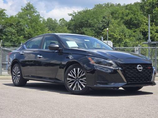 Black 2025 Nissan Altima SV