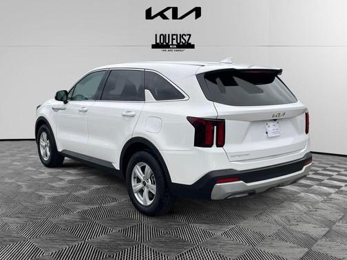 2025 Kia Sorento LX