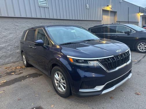 2023 Kia Carnival LX