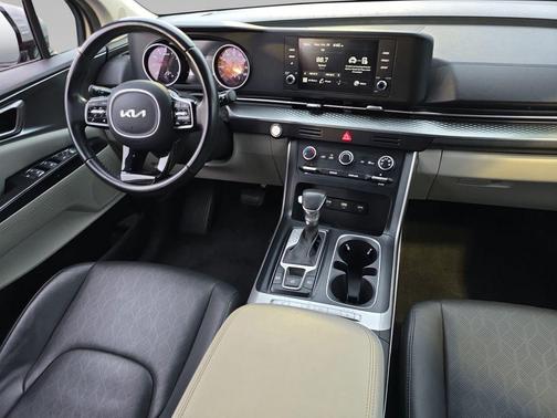 2022 Kia Carnival LXS