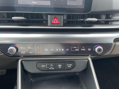 2025 Kia Carnival LX