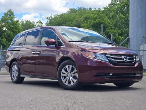 Deep Scarlet Pearl 2016 Honda Odyssey SE
