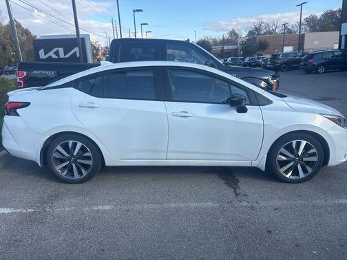 2021 Nissan Versa 1.6 SR