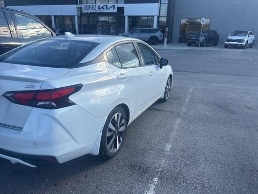 2021 Nissan Versa 1.6 SR