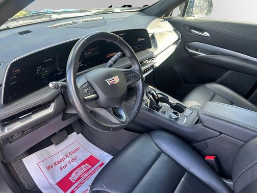 2024 Cadillac XT4 Premium Luxury