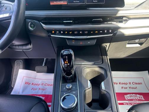 2024 Cadillac XT4 Premium Luxury