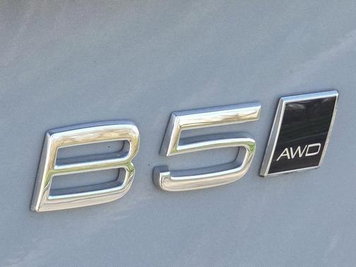 Gray Metallic 2025 Volvo XC90 B5 Plus