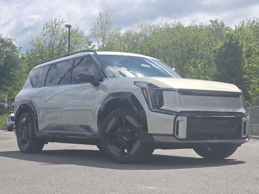 Ivory Silver 2024 Kia EV9 GT-Line
