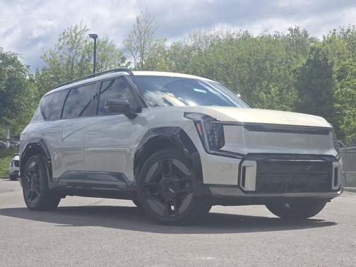 Ivory Silver 2024 Kia EV9 GT-Line