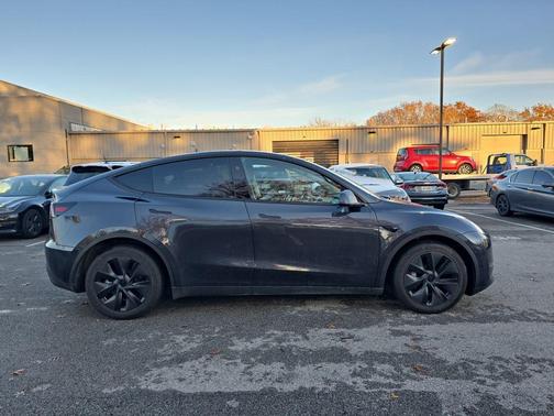 2025 Tesla Model Y Long Range