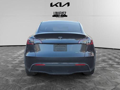 2025 Tesla Model Y Long Range