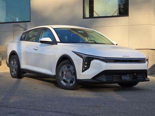 2025 Kia K4 LX