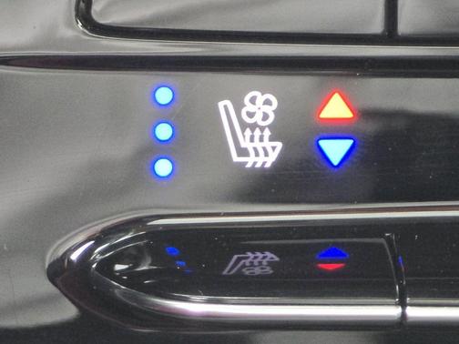 Cinnabar Metallic 2023 Buick Envision Avenir