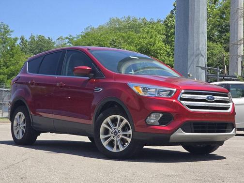 Ruby Red Metallic 2019 Ford Escape SE