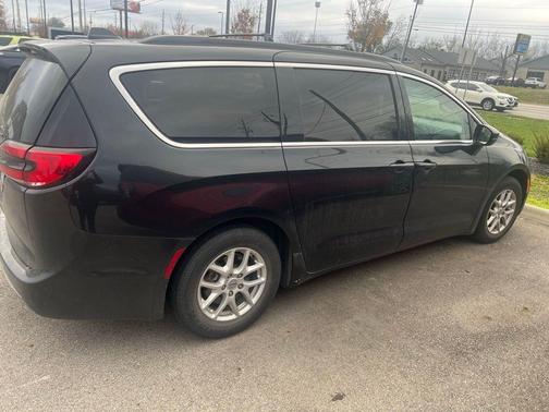 2022 Chrysler Pacifica Touring-L